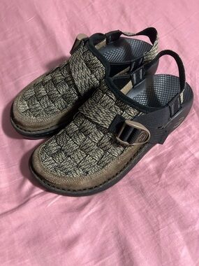 Chaco Men's Canyon Woven Clogs Hut Dark Sand Size 9